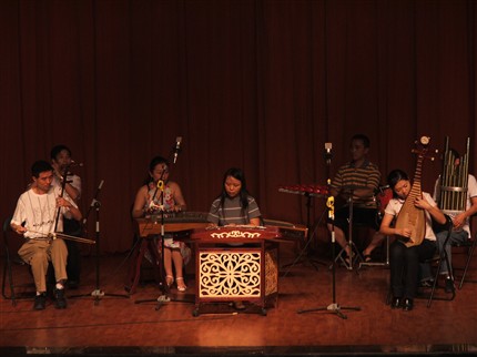 2005年科艺班、科体班夏令营暨集训掠影：专业老师亮“绝活”