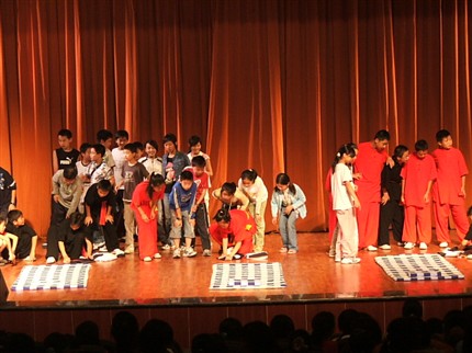 2005年科艺班、科体班夏令营暨集训掠影：比比看，谁第一