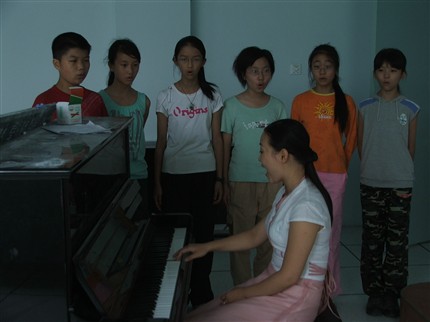 2005年科艺班、科体班夏令营暨集训掠影：百灵鸟在歌唱