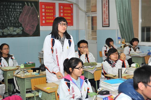 “我的学习我做主”——记棠外高2013届学生学法交流1