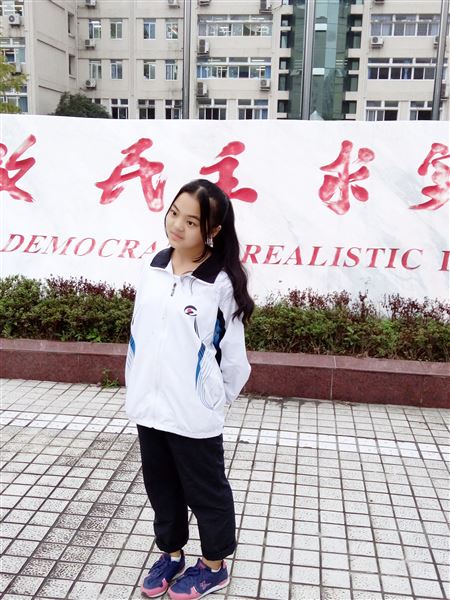 国旗下讲话学生风采