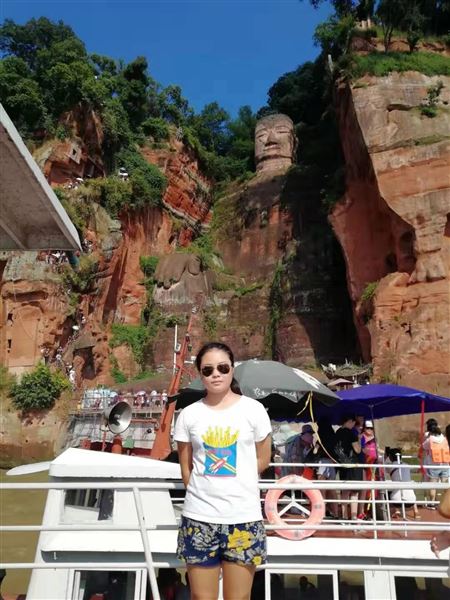 初2018级8班国旗下讲话学生风采