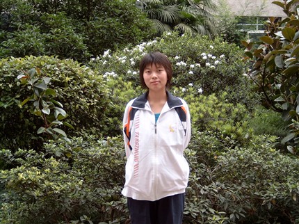 2004至2005学年度双流县优秀学生干部高06级5班张丽丹