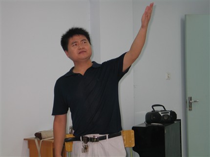 师生同台共竞艺