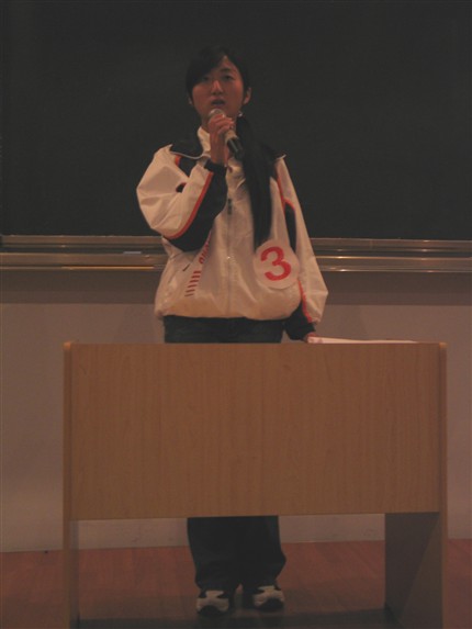 3号选手李芳（高2008级二班）——2005—2006学年度学生会干部换届选举</p><p>　　