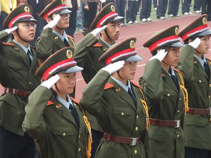 棠中新一轮国旗班飒爽亮相...</p><p>　　