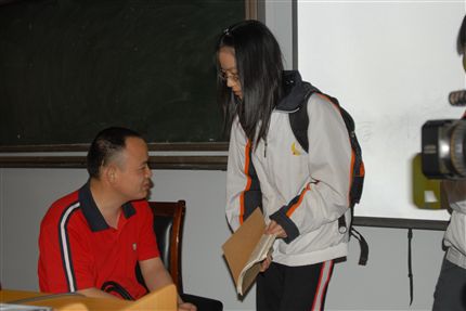 校园记者赖昕同学采访吴老师