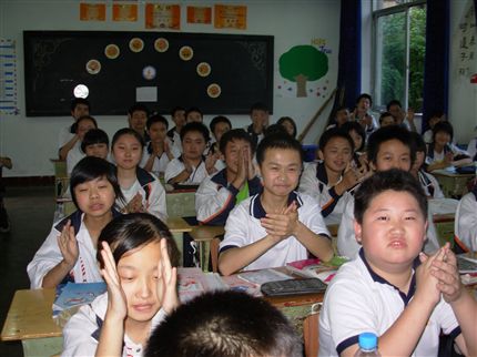 初2008级5班“学当一天班主任”活动纪实 </p><p>　　