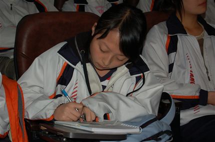 棠外第六期学生干部培训会０3