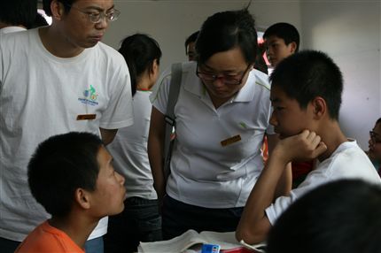 初二的孩子讲述教材、教辅资料缺少的具体状况