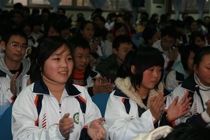 棠湖中学第18届团代会</p><p>　　