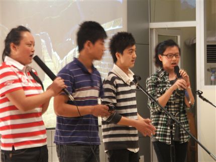 音乐社友情客串歌曲《站起来》