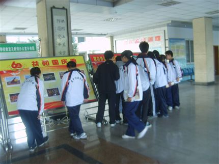 棠外国庆阅兵图片展4