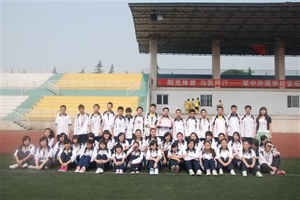 县先进班集体初2011届22班班主任朱建琼