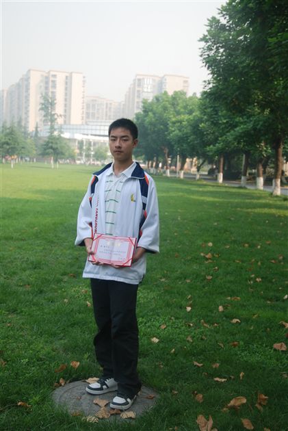 县优干高2012届2班吴雷