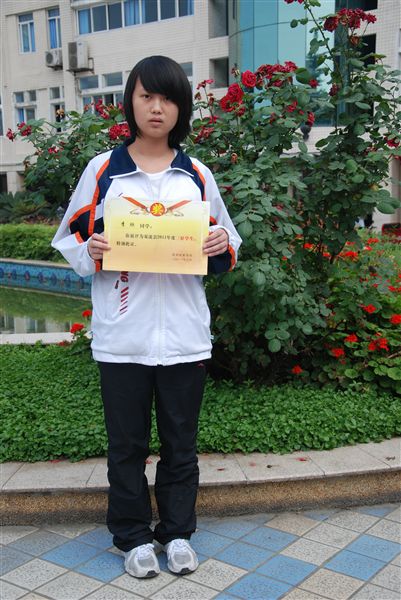 李欣高二1班：生无所息，活在当下。