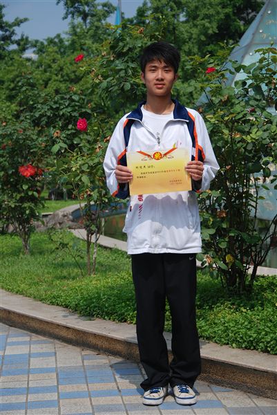 胡俊杰初三20班：存在就是被感知。