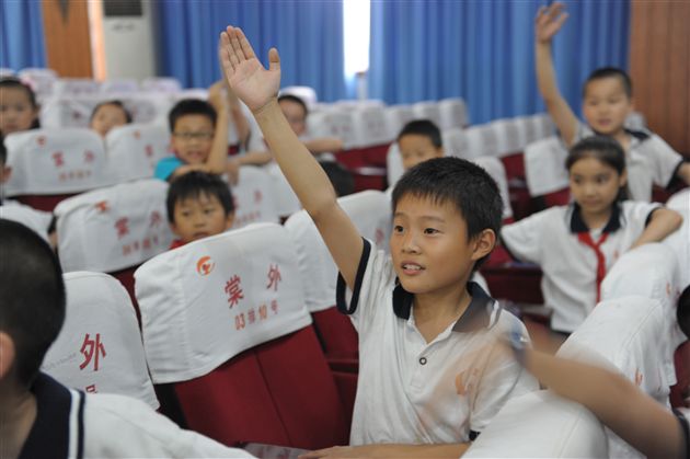 家长义工进课堂 民航知识促成长——记四年级家长义工活动 </p><p>　　