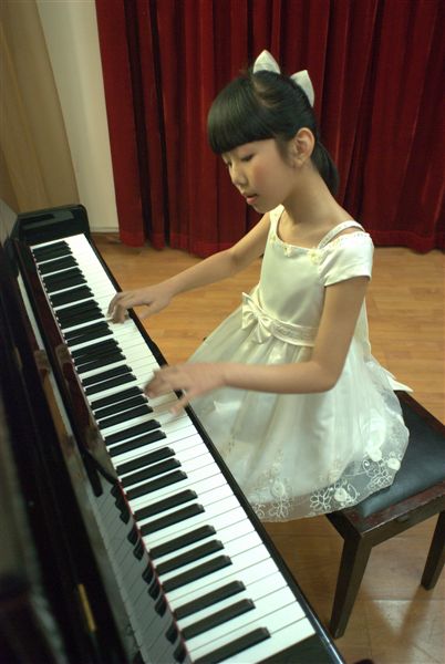 棠外附小在双流县第十届中小学生艺术节比赛中获佳绩