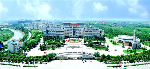 挥洒赤诚 书写教育春秋――记“双流县优秀共产党员” 黄光成校长