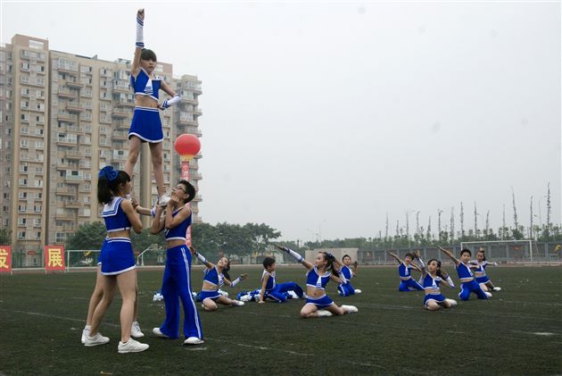 庆祝建党90载　附小学子显风采