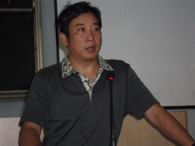 棠中外语学校高中部组织召开教师培训大会