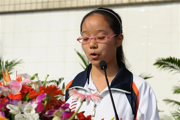 棠外2011-2012学年度开学典礼暨第27个教师节庆祝表彰大会隆重举行