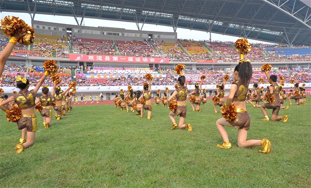 活力啦啦操 魅力无极限——记棠中外语学校啦啦操队参演“双流县第一届运动会”开幕式表演
