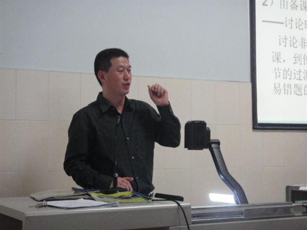 生动解析“3+1” 交流助推“备课指南”——记棠外初中部本学期首次两组长会