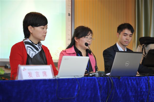 棠外附小参加双流县首届义务段（小学英语）教材解读大赛