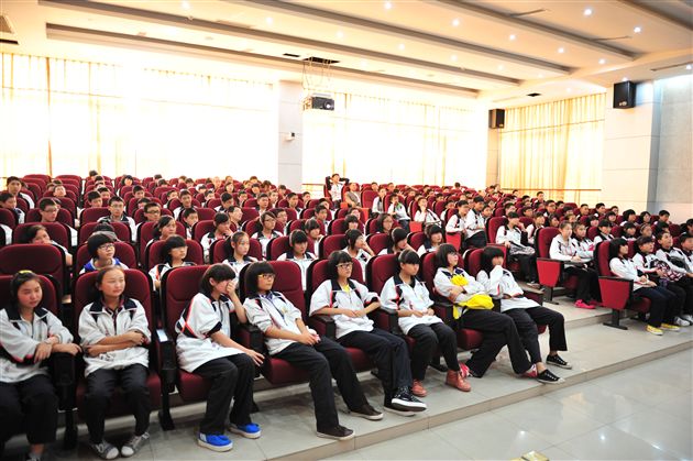 棠外初2013届学子赴双流县防震减灾局、人防办参观记