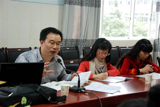 双流县教研室领导指导棠外附小语文组教研活动