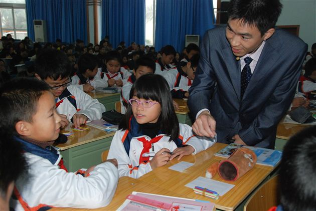 三尺讲台展风采 欢聚一堂谈教研——记棠外附小承办双流县六年级数学研培活动