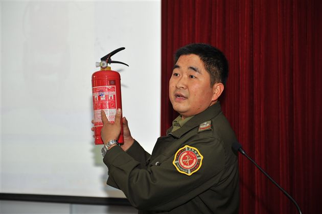 棠外开展2011秋季师生消防培训及紧急逃生疏散演练