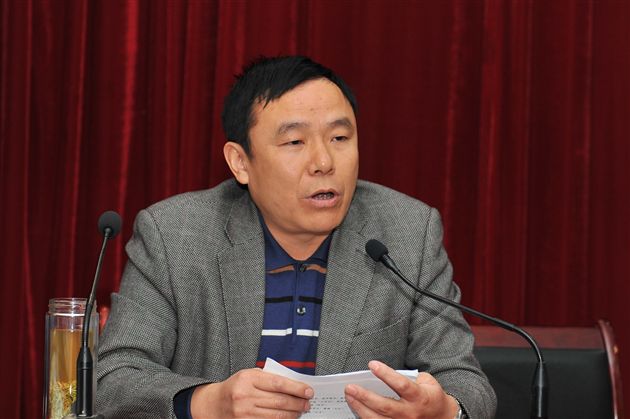 棠外承办“双流县教育学会中小学信息技术教育委员会首届学术年会暨全县教师培训活动”</p><p>　　