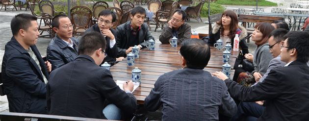 思谋学校发展 享受红色教育——棠外党总支高中支部开展党员活动