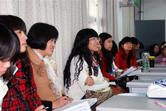 棠外附小张永聪老师为“双流县小学六年级英语课堂教学研培活动”献课