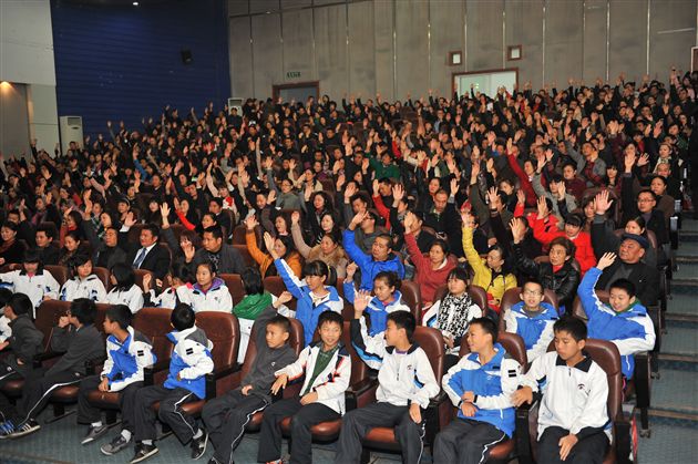 促进家校合作，让孩子更全面地发展——记棠外初2014届学生家长会