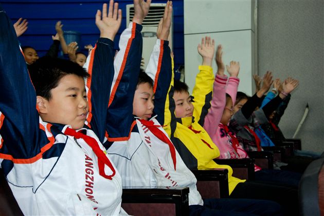 友好交往 共同成长——记棠外青春期异性交往心理讲座