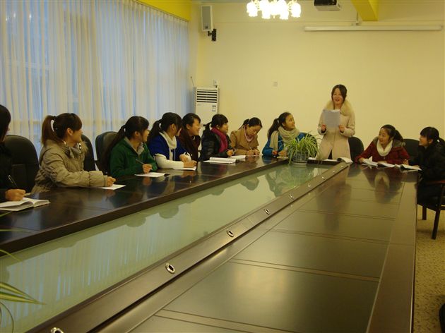 理论加实践 观察并反思——记棠外实验幼稚园老师实习活动