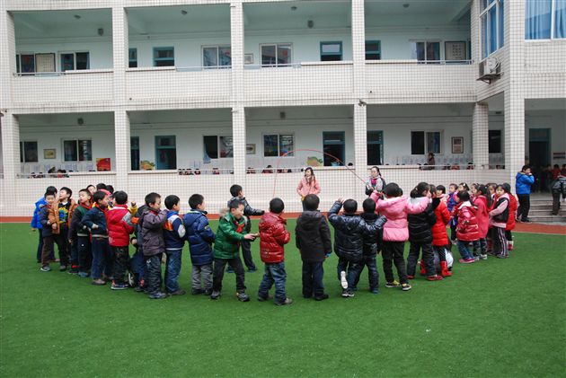 长绳飞舞，跳出冬日热情来——棠外附小举行冬季跳长绳比赛