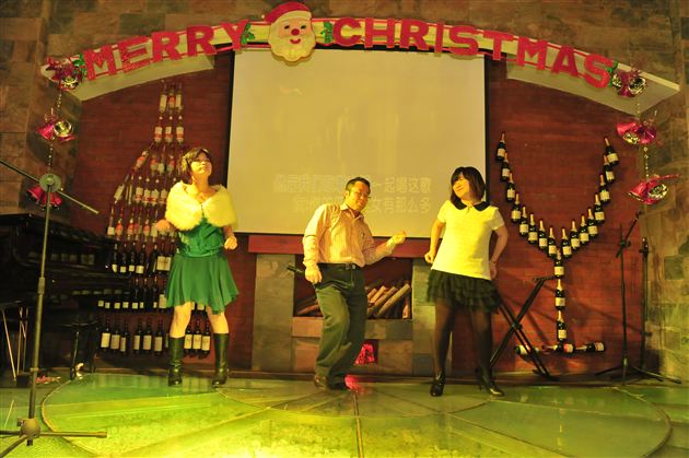 棠外国际班迎新年联欢会暨年终师生表彰大会成功举办