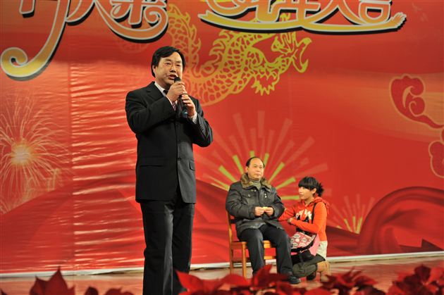 新年新气象 新风新面貌——记棠外教职工2012年迎新联欢会