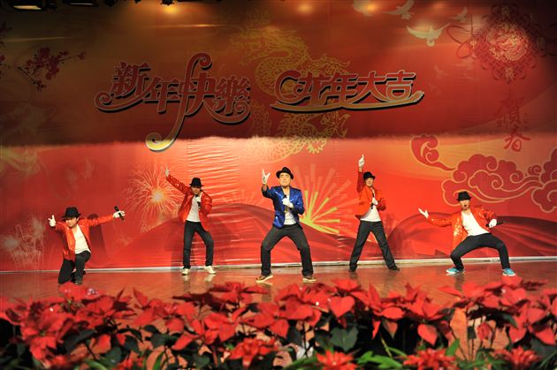 新年新气象 新风新面貌——记棠外教职工2012年迎新联欢会