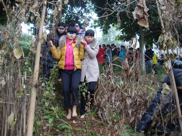 拓展中学习  历练中成长——记棠外实验幼稚园老师素质拓展训练