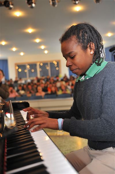 推进国际交流，传播中国文化----美国高德学院访问棠外