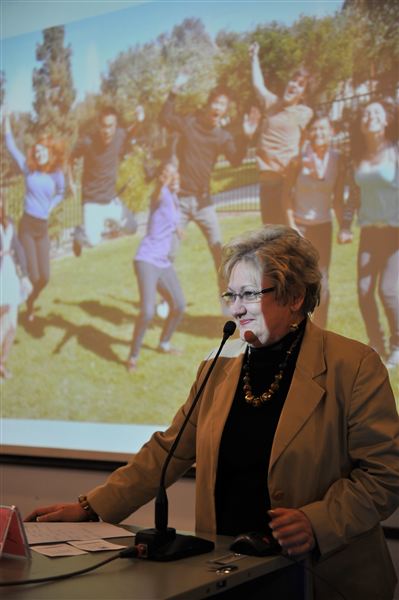 美教育专家团赴棠外进行教育交流