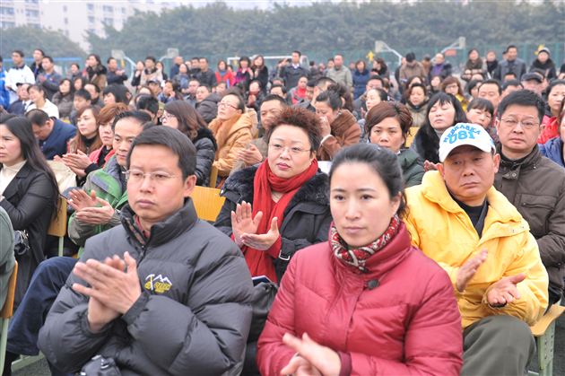 誓言声中宣成年 呐喊声里见壮志——记棠外“高2012届成人宣誓仪式暨高考百日冲刺誓师大会”