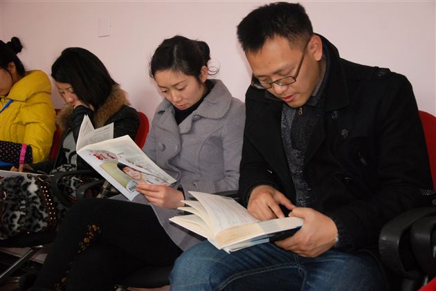 流淌的思想在书中——棠外附小教师发展中心开展“阅读沙龙”活动