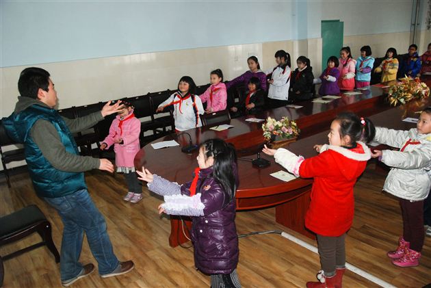 快乐的音符 灵动的小手——棠外附小举行第三次小指挥培训